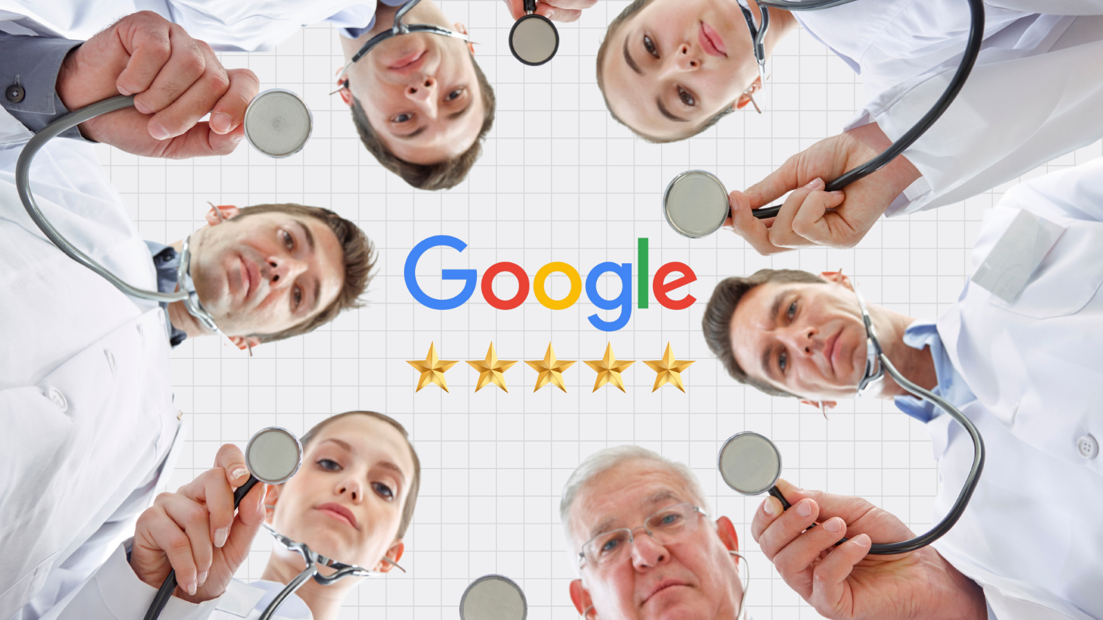 Positive Ärzte Bewertung auf Google - Ärzte die von unten fotografiert werden und freundlich in die Kamera schauen. In der Mitte zwischen den Ärzten ist das Google Logo mit 5 Sternen.